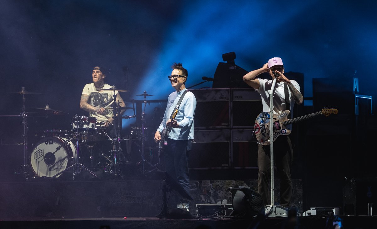 rocksound's tweet image. blink-182, When We Were Young 2025

REVIEW: One of the best things about watching blink-182 in 2025 is that, no matter if it’s your first time or 100th time, you still have to pinch yourself that it is happening. That the Mark, Tom and Travis show is in full swing.
Now, what…