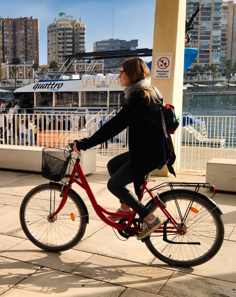 Start your Monday with movement... it’s the best way to boost your energy and your mood. 🌞

And what better way to do it than on a bike? 🚴‍♀️
Fresh air, clear mind, and a week that starts on the right pedal.

During these colder days, just add a few extra layers and let nothing