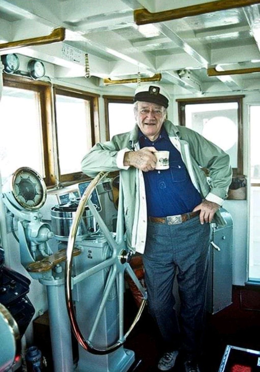 Lunes… taza de café y a navegar…
#fordianos