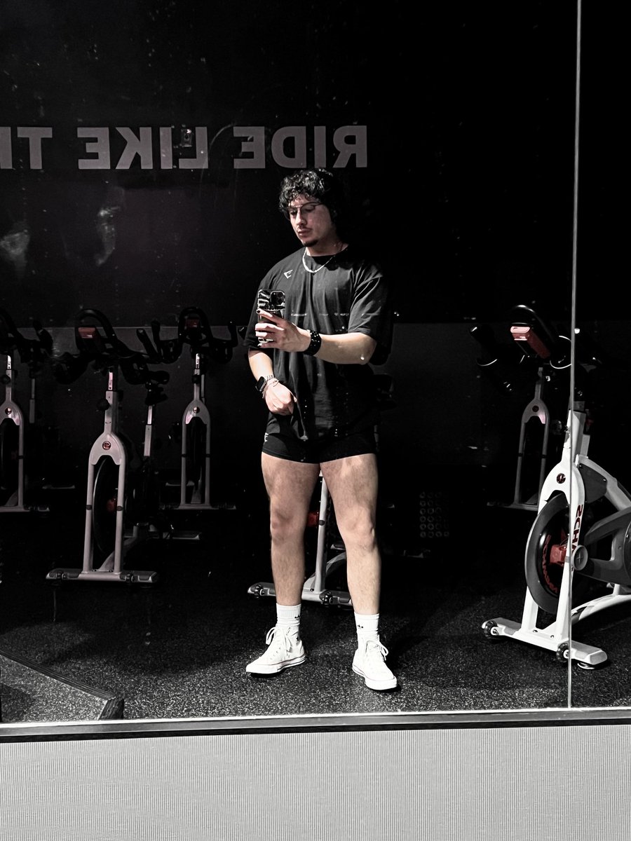 carlosxgymcore's tweet photo. ༒ #legday #gym #gymcore #carlosxgymcore #gymaesthetics #mlm https://t.co/GCXWR1X6sW
