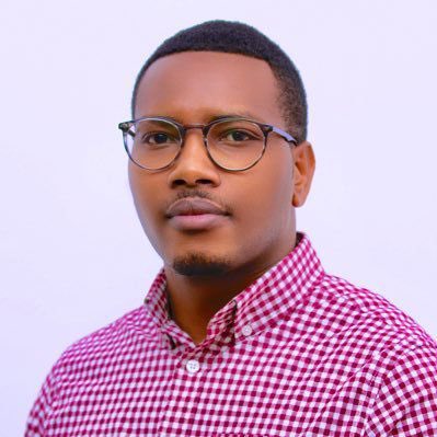 #UyuMunsiMuMateka
#20Ukwakira
Havutse <a href="/ClaudeKabengera/">Claude Kabengera</a> Ni imfura,  umukozi w'umuhanga, ugira ikinyabupfura gitangaje, avuga macye kd ahora atuje, agira ubushishozi butangaje, afite ubunararibonye mu Itumanaho n'itangazamakuru yakoze mubitangazamakuru byinshi.
Tumwifurize 🎂Nziza!