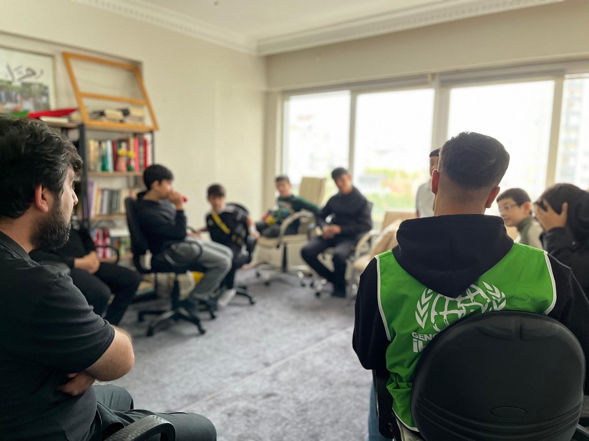 Ortaokul birimimiz muhabbet okulu dersini gerçekleştirdi. 🍃