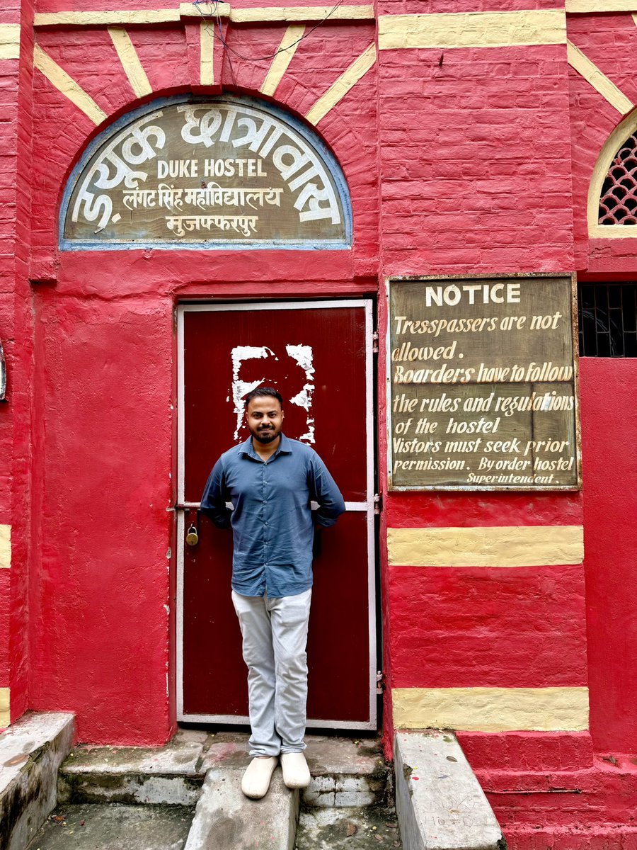 "अंधेरी बस्ती में एक कैमरा गया, और कहानी लौट आई।"

प्रिय अभिनव पांडे, <a href="/Abhinav_Pan/">Abhinav Pandey</a>

रात ने जब धीरे से 12 बजने की खबर दी तो लोगों ने पटाखों से आसमान भर दिया। व्हाट्सएप, इंस्टाग्राम और फेसबुक पर ‘हैप्पी दिवाली’ की चकाचौंध बिछ गई। रोशनी के बीच कहीं किसी कोने में अंधेरा भी था, और उसी