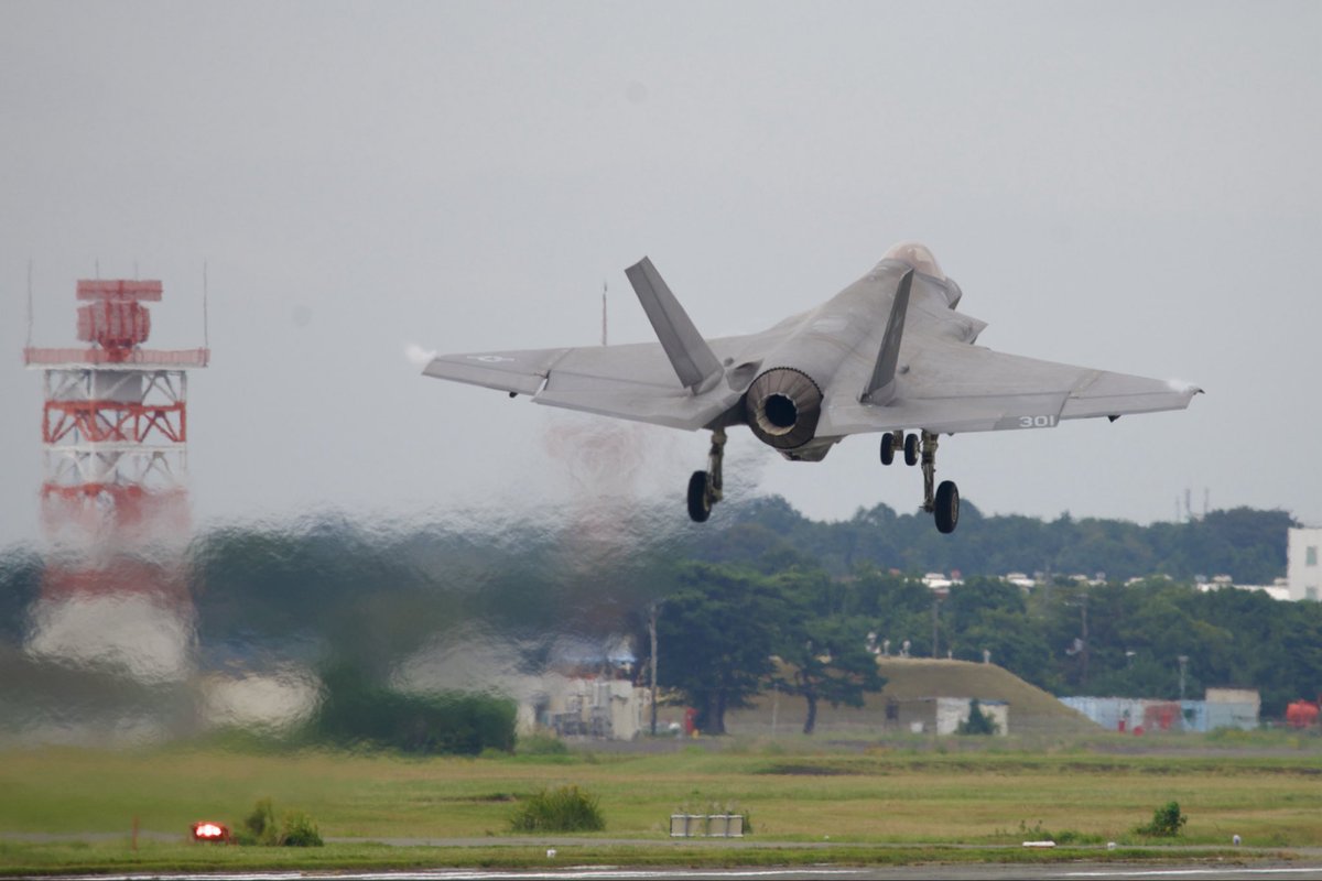 SecretBaAREA884's tweet image. 厚木基地F-35C 朝上がったやつの降り
仕事場に戻ります
#厚木基地　#USNAVY #F35C