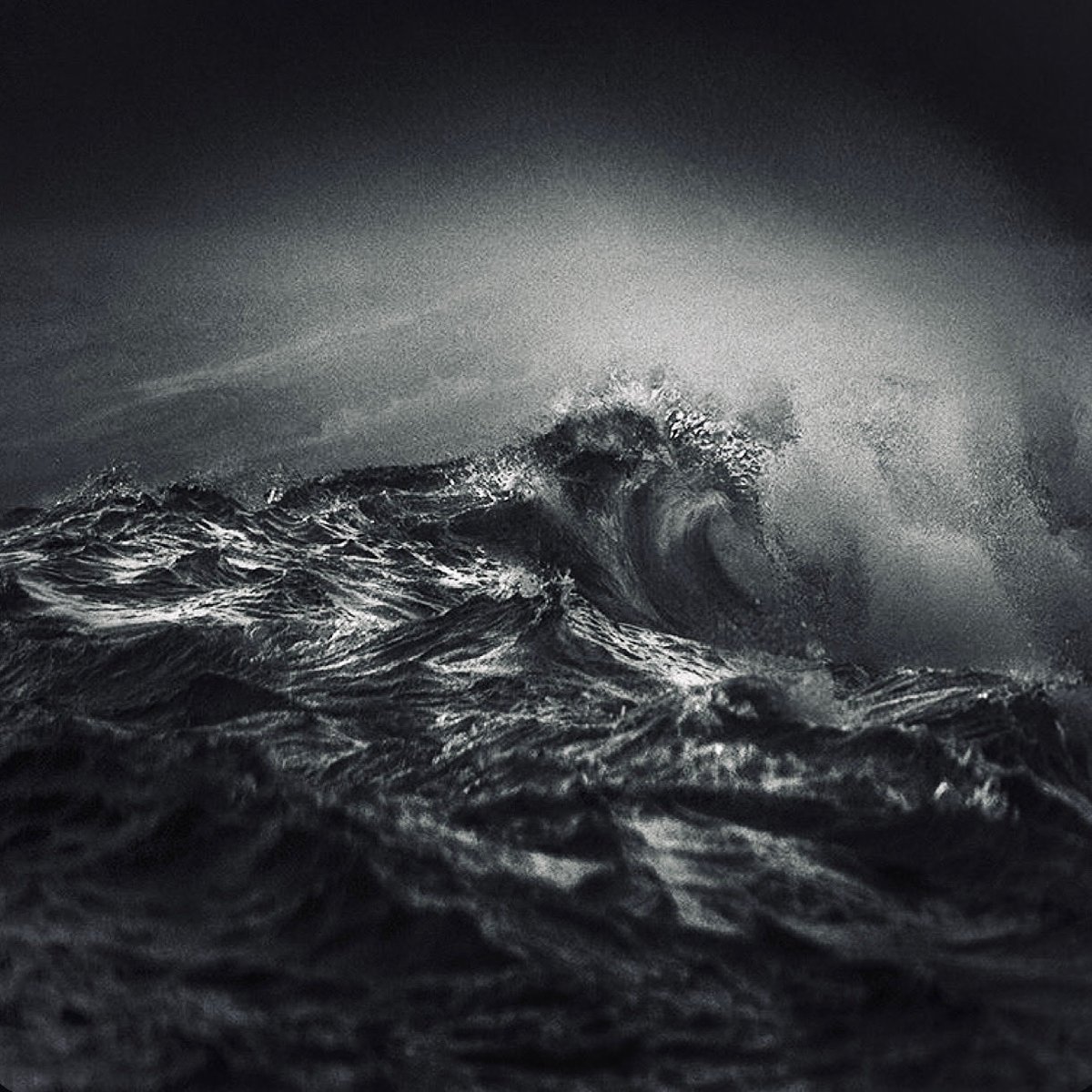 © 2025
➤ Wave