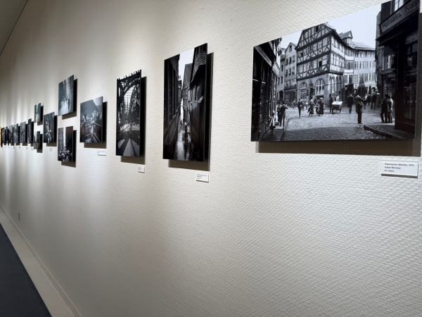 FASHIONHL's tweet image. ライカは100年、世界を見つめ続けた──東京・青山スパイラルガーデンで「ライカの100年：世界を目撃し続けた1世紀」展が開幕
→fashion-headline.com/article/487136
#LEICA #LEICA100 #Spiral