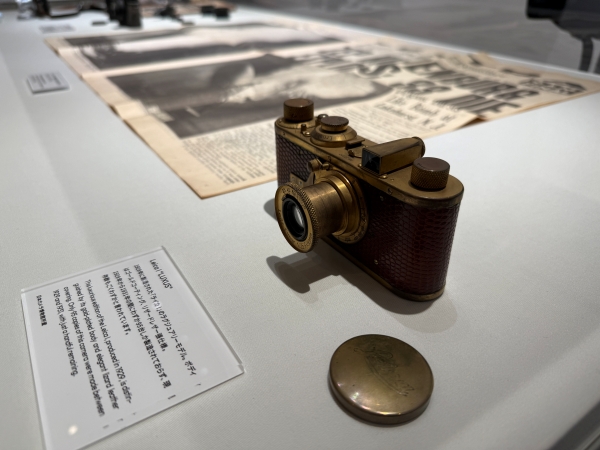 FASHIONHL's tweet image. ライカは100年、世界を見つめ続けた──東京・青山スパイラルガーデンで「ライカの100年：世界を目撃し続けた1世紀」展が開幕
→fashion-headline.com/article/487136
#LEICA #LEICA100 #Spiral