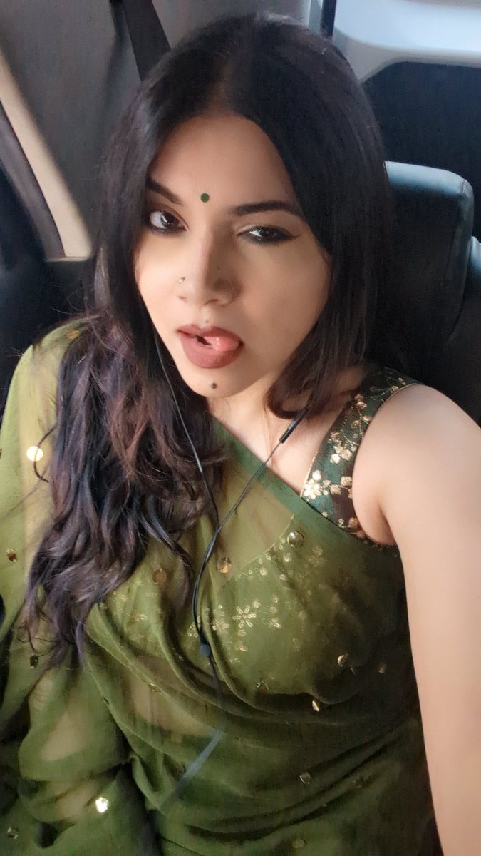 tishasaroyan's tweet image. Diwali mubarak to this girl and this girl alone!
Just kidding, y'all have my mubarak too 🤗