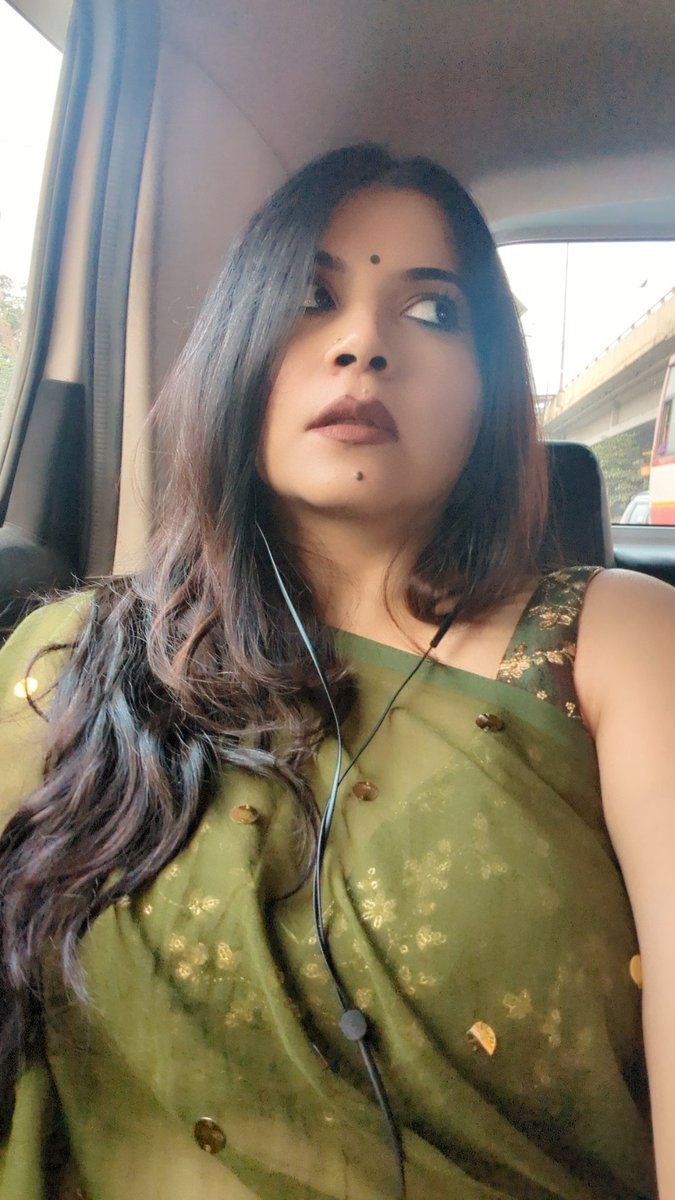 tishasaroyan's tweet image. Diwali mubarak to this girl and this girl alone!
Just kidding, y'all have my mubarak too 🤗