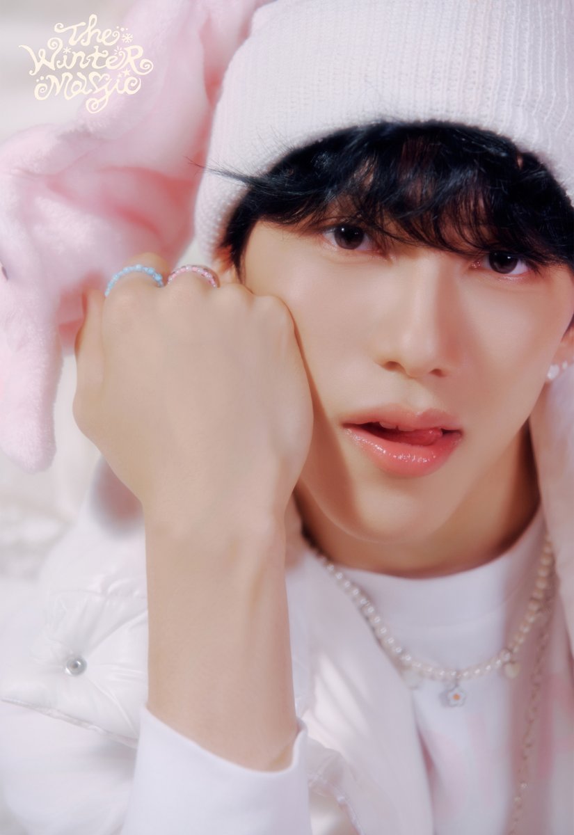 CONCEPT PHOTO ❄️:*･ﾟ
: Sweet Cake ver.
#RIHITO

INI WINTER SINGLE
"THE WINTER MAGIC"
2025.11.19 RELEASE

#INI #INI_THE_WINTER_MAGIC 
#ウィンマジ 
#池﨑理人 #IKEZAKIRIHITO