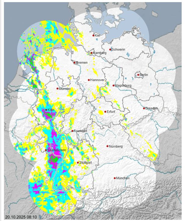 WetterKontor's tweet photo. Die Regenwolken von Tief Irawan haben bereits  den Westen Deutschlands erreicht:  https://t.co/B8xzZCJuku

#Wetter #Regen #Tief #Irawan #météo #weather https://t.co/6ZIFTYRb6w