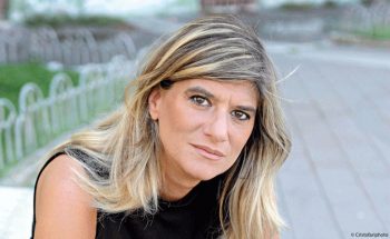 Il #20ottobre 1975 è nata <a href="/FedeAngeli/">Federica Angeli</a>. Tra le giornaliste italiane più coraggiose, spesso minacciata di morte per le sue inchieste di mafia su Repubblica: vive sotto scorta dal 17-7-2013. Insignita da Mattarella del titolo di Ufficiale dell'Ordine al Merito della Repubblica.