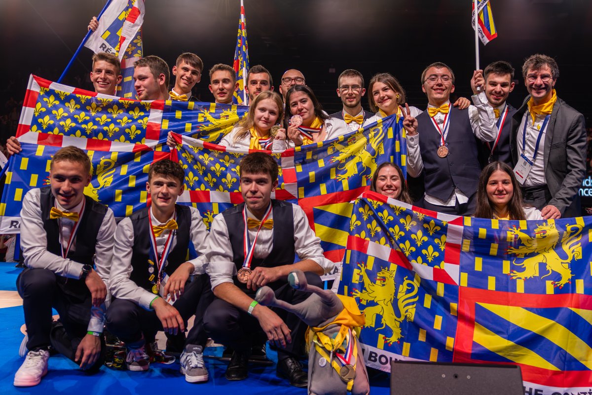 Région Bourgogne-Franche-Comté (@bfc_region) on Twitter photo 🥇🥈🥉 3 médailles d'or, 7 d'argent et 5 de bronze : tel est le butin que notre fantastique délégation ramène de Marseille aux <a href="/WorldSkillsFR/">WorldSkills France</a> 
BRAVO les 💛🖤 quelle fierté !
#worldskillsmarseille #worldskillsfrance2025 #marseille2025 #worldskillsmarseille2025 #teambfc #fiertebfc 🥇🥈🥉 3 médailles d'or, 7 d'argent et 5 de bronze : tel est le butin que notre fantastique délégation ramène de Marseille aux <a href="/WorldSkillsFR/">WorldSkills France</a> 
BRAVO les 💛🖤 quelle fierté !
#worldskillsmarseille #worldskillsfrance2025 #marseille2025 #worldskillsmarseille2025 #teambfc #fiertebfc
