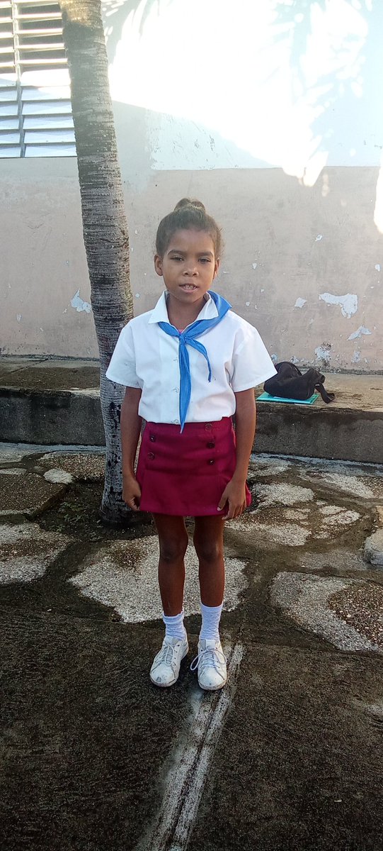 cirofriasterce1's tweet photo. En nuestra institución se realiza matutino especial en homenaje a la jornada Camilo - Ché #TercerFrente #FidelPorSiempre #VamosPorMas #SantiagoDeCuba.#CubaxSiempre. #CubaMined.#CubaVencerá.
#CubaViveEnSuHistoria https://t.co/6ZaPFuPzNV