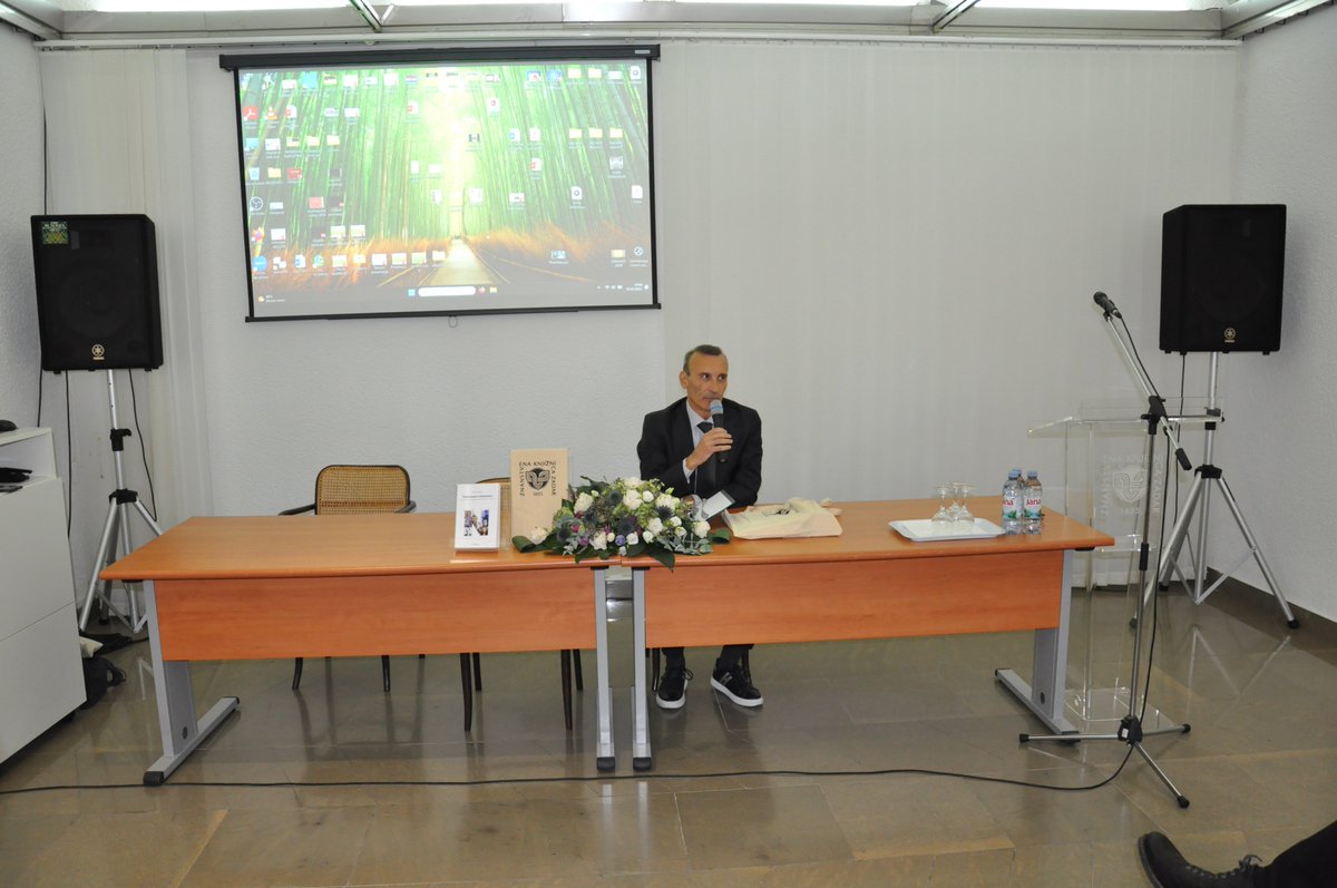 U Izložbenoj dvorani Znanstvene knjižnice Sveučilišta u Zadru 10. 10.2025.  održano je zanimljivo predavanje „Letteratura e diplomazia”, koje je održao veleposlanik Republike Italije u Hrvatskoj, Nj. E. Paolo Trichilo.