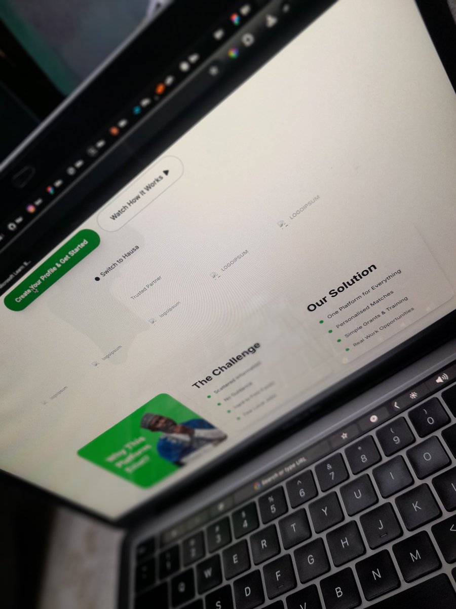 AdedayoMubashir's tweet image. Good morning from this side 🌞
After years of building with React &amp; Next.js, a pure HTML, CSS, and Vanilla JS gig found its way into my DM.
It’s actually fun doing this again. It feels good to see how much my code has evolved over the years 💻
