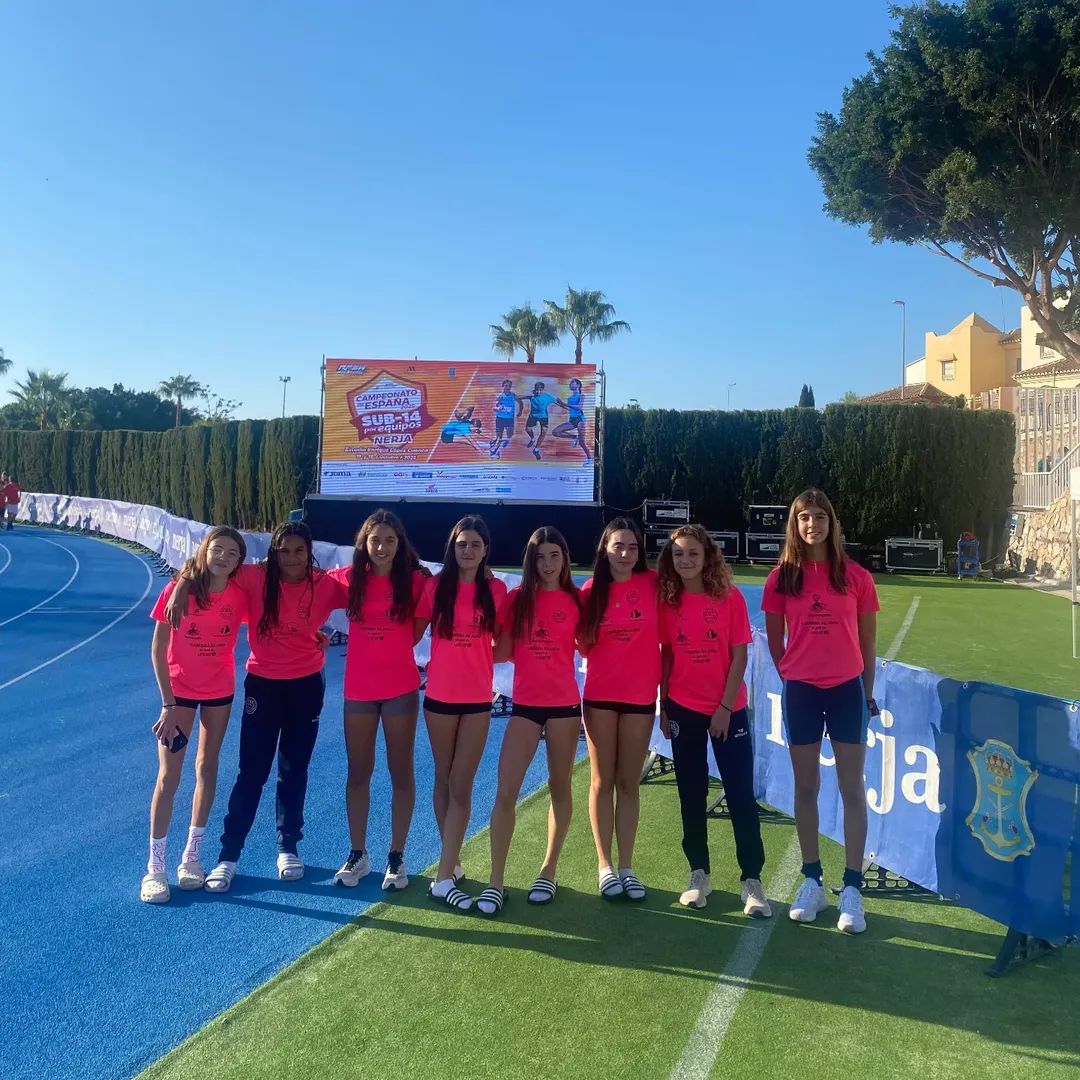 CAS_SADA's tweet photo. 🏆Campionato de 🇪🇦 España Sub14 por Equipos

📍Nerja, Málaga
🗓 18-19 outubro

Xa preparadas as nosas #atletasCAS para participar no Campionato de España Sub14 por equipos, unha cita que reune ás mellores promesas do atletismo nacional 💪💪 https://t.co/wDoEx6z7PJ