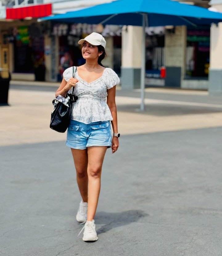 Kurupati505's tweet image. Glowing brighter than the diyas tonight ✨
Wrapped in grace, filled with gratitude,
Welcoming this Diwali with love, light, and endless blessings.
May my heart remain as warm as these lamps and my dreams shine as bold as the star's ⭐
       💖HAPPY DIWALI YOU ALL 🎉💖