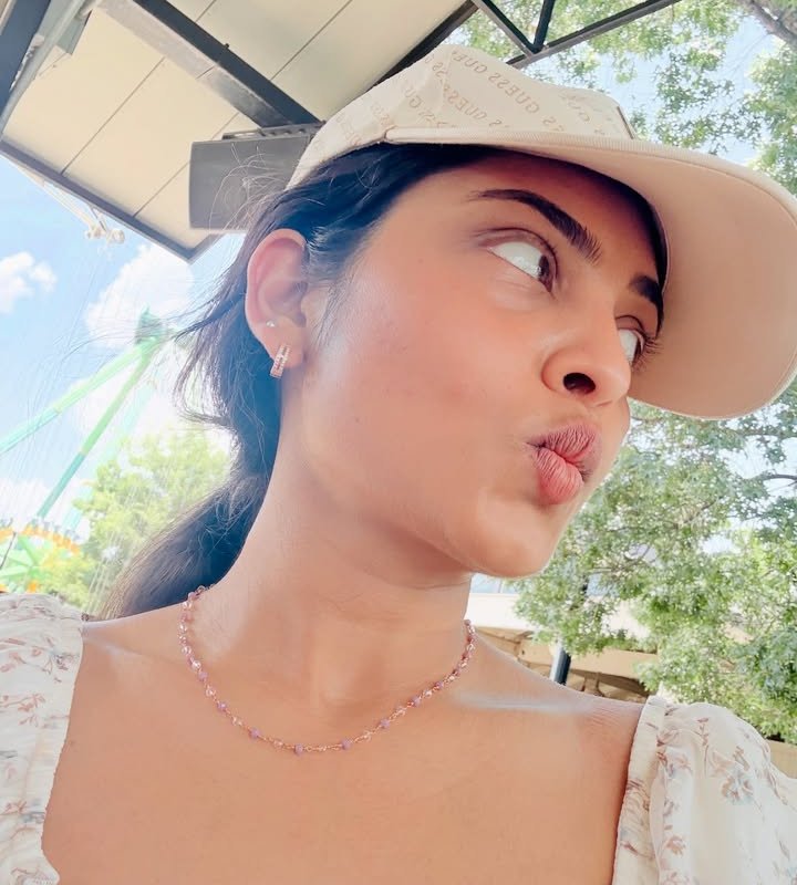 Kurupati505's tweet image. Glowing brighter than the diyas tonight ✨
Wrapped in grace, filled with gratitude,
Welcoming this Diwali with love, light, and endless blessings.
May my heart remain as warm as these lamps and my dreams shine as bold as the star's ⭐
       💖HAPPY DIWALI YOU ALL 🎉💖