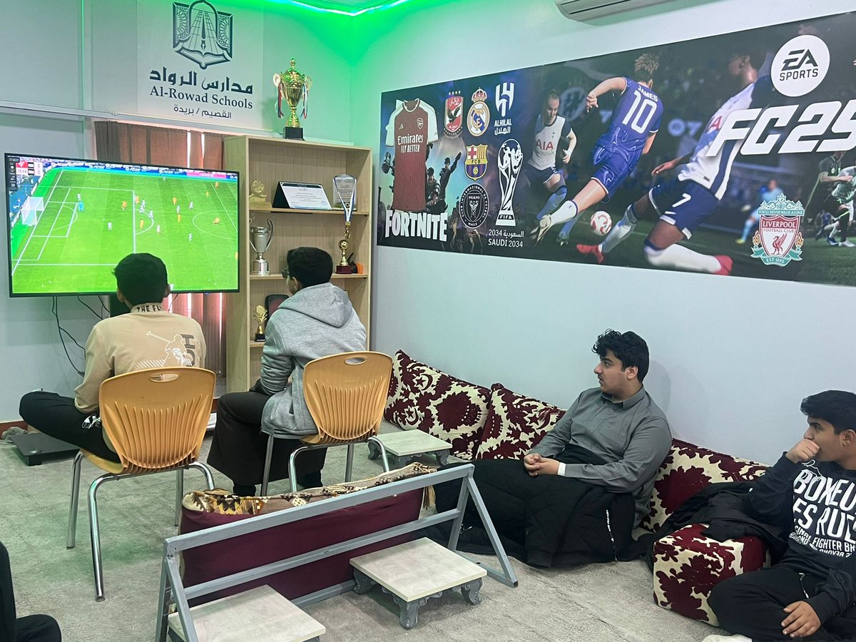 RowadBur's tweet image. نظمت ثانوية الرواد الاهلية بريده دوري المدرسة  في كرة القدم (EA Sport  fc 25) المؤهلة  لدوري المدارس   للرياضات الإلكترونية بالتعاون مع وزارة التعليم والاتحاد السعودي للرياضات الإلكترونية 🎮
فعالية تجمع بين التعلم والمتعة والإبداع، وتنمّي روح المنافسة الإيجابية بين طلابنا

-وفاز…