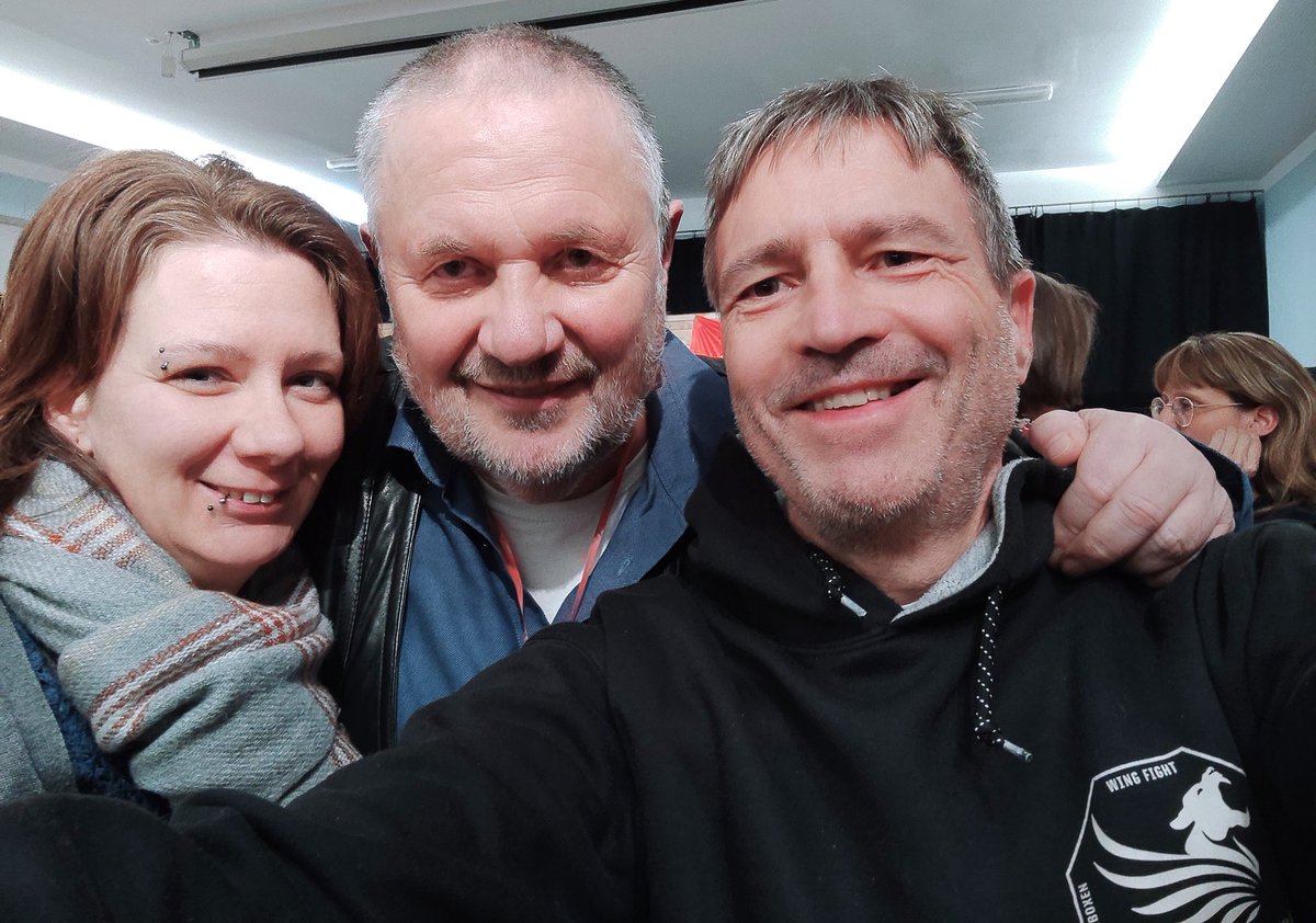 Gestern bei der zweiten Veranstaltung zu 50 Jahre Mitgliedschaft in der #MLPD von #StefanEngel
 rf-news.de/2025/kw42/sie-…