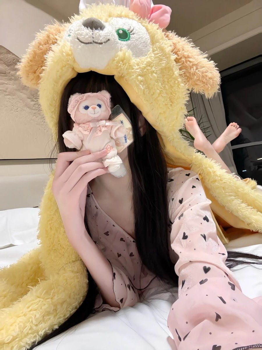 chris3896047's tweet photo. 甜甜的饼饼还有甜甜的我~ #萝莉 https://t.co/81KxpcUCiC