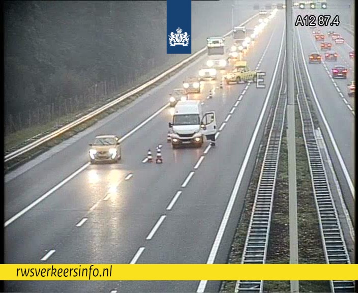 Busje met pech op A12 bij Maarsbergen veroorzaakt vertraging
