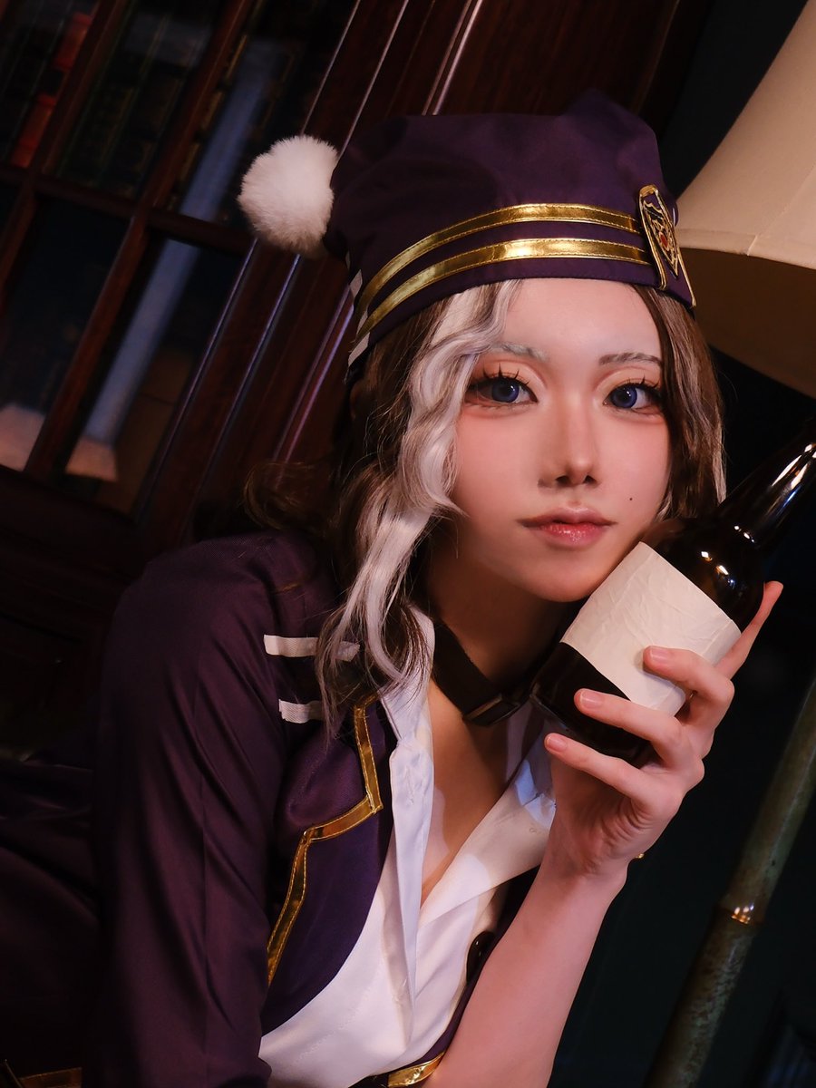 cos｜#象牙の塔2025秋 

バーメイド . 『 乾杯 』 🍾𓂃◌𓈒𓐍

📸‣‣【 <a href="/negisio_528/">ネギ塩</a> 】