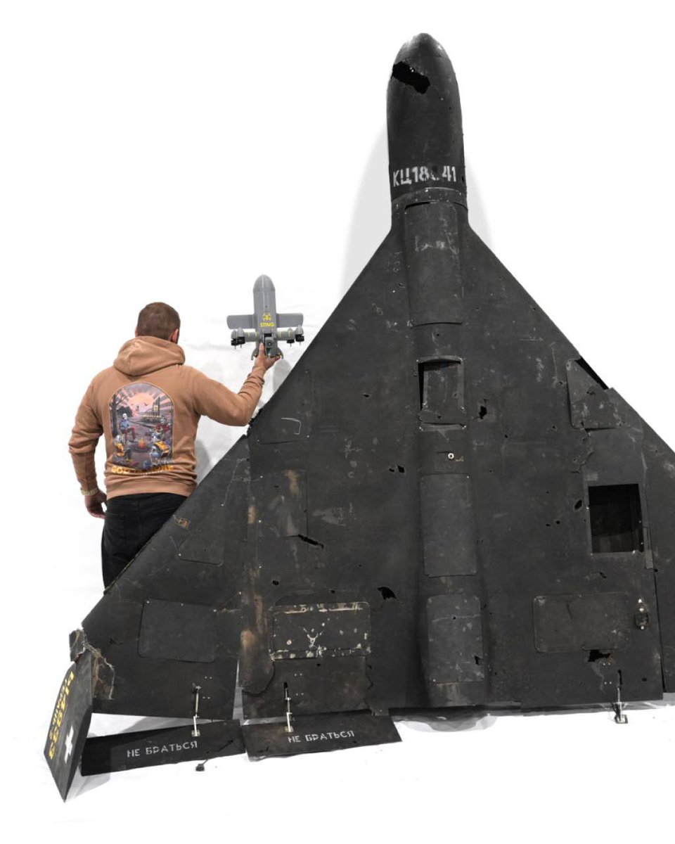 💣Small but deadly: a new photo comparison shows the size difference between Ukraine’s STING interceptor drone and Russia’s Shahed

Despite being much smaller, the STING achieves up to 70% interception success against enemy drones.

📸: Дикі шершні