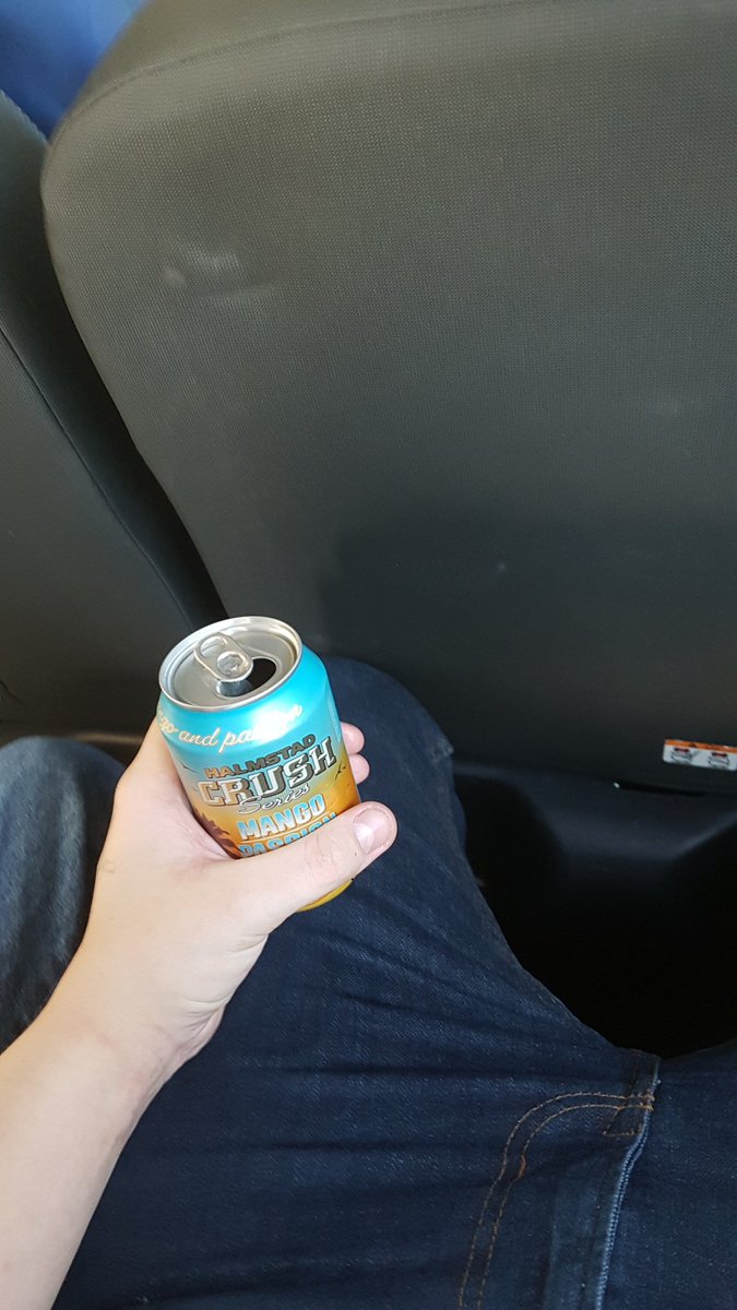 Efter 6 månaders lång väntan sitter man i en minibuss en måndag påväg till degen away. Nu är livet äntligen tillbaka!
