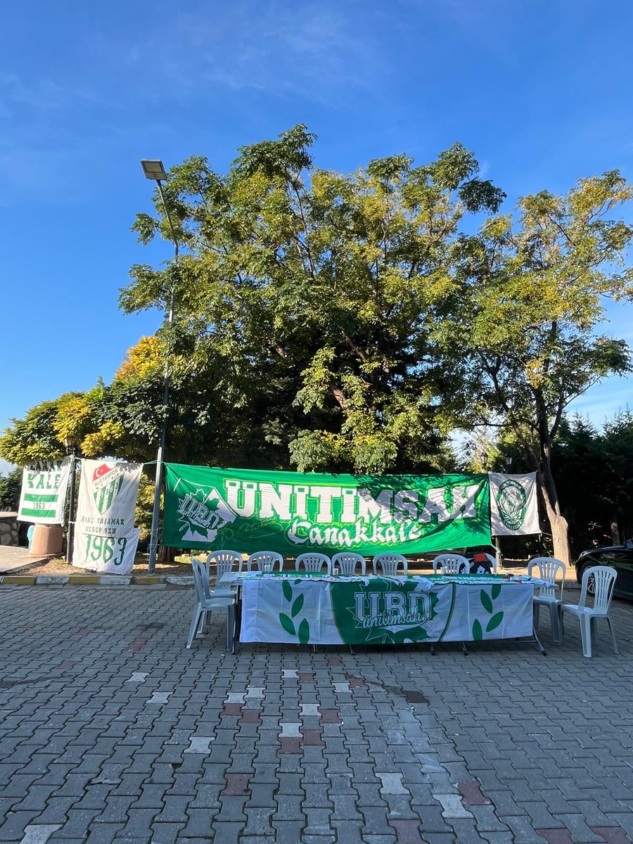 Terzioğlu Kampüsü Ösem binası önünde standımızı açmış bulunmaktayız.Bursaspor’a gönül veren tüm renktaşlarımızı bekliyoruz.

Kampüste Timsah var 🐊