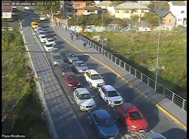TTIValparaiso's tweet photo. Ahora (08:33) Congestión en calle Limache desde Rotonda Troncal Sur hasta Lusitania, #VilaDelMar, en dirección a la costa. Congestión en Lusitania en dirección a Av Uno Norte.
Prefiera Viana como ruta akternativa https://t.co/zotRUN056u