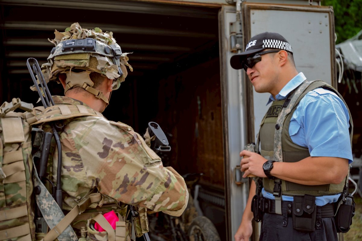 NKVD_Crown's tweet photo. Operation “GODZILLA“ S2
B Co, 3-187inf, 101st Abn
Joint Readiness Training Center (JRTC) at Fort Polk.
A US Army soldier played the role of the local Police.
#OperationGODZILLA
#blackboar https://t.co/YuZJn1fXba