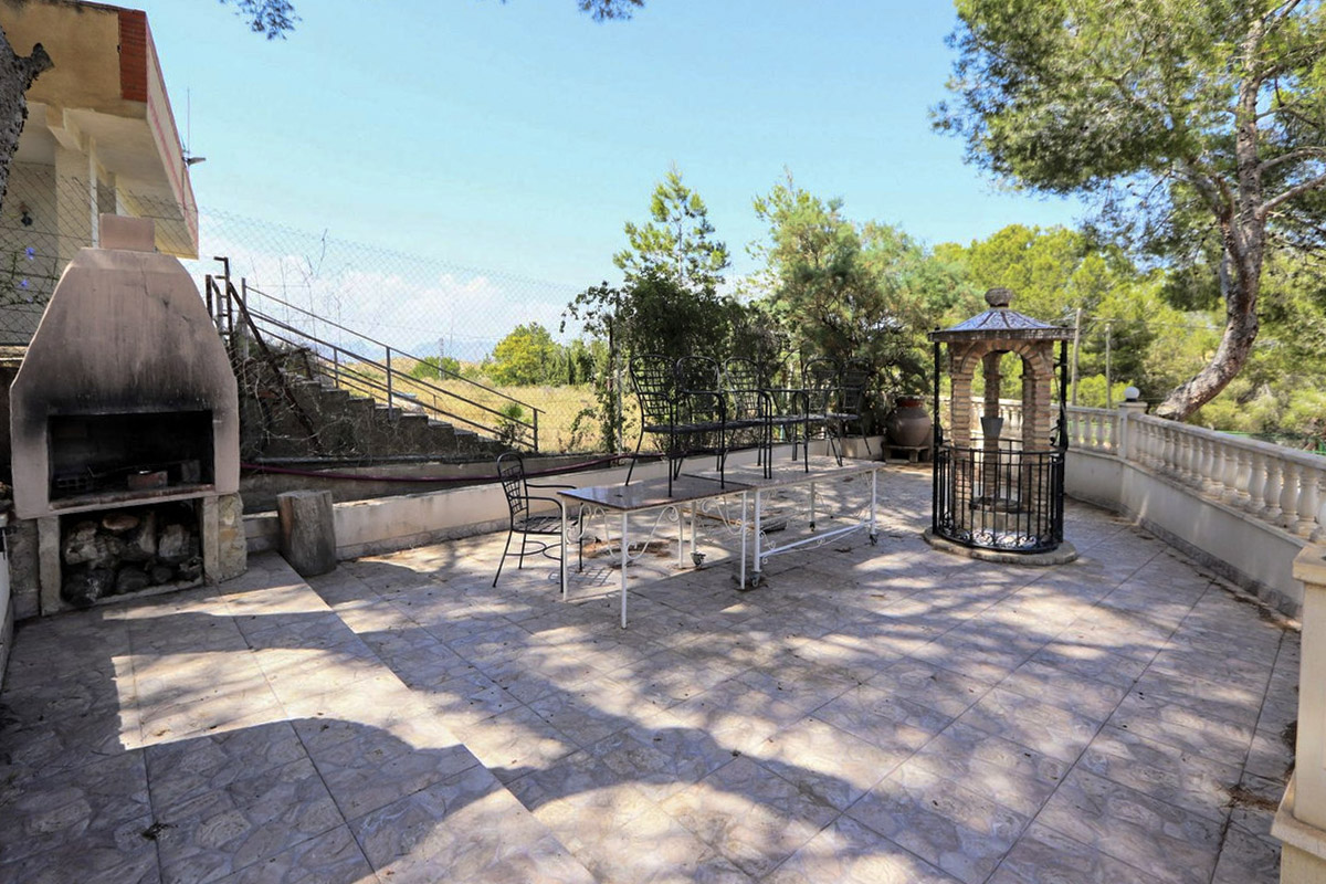 YourDreamHomeEs's tweet image. Still can’t believe this villa’s available!🤩
Detached home in Cañadas de San Pedro (Murcia)

🛏 5 beds | 🛁3 baths | 🌳2200m² plot
🏊‍♂️Private pool | ☀️Solar panels | 🔥BBQ + pizza oven |💶€375,000

yourdreamhome.es/property/prope…

#Spain #Murcia #Privatepool #Villa #RealEstateInvesting