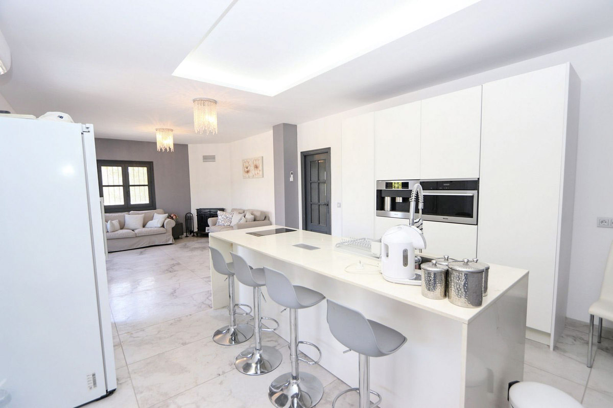 YourDreamHomeEs's tweet image. Still can’t believe this villa’s available!🤩
Detached home in Cañadas de San Pedro (Murcia)

🛏 5 beds | 🛁3 baths | 🌳2200m² plot
🏊‍♂️Private pool | ☀️Solar panels | 🔥BBQ + pizza oven |💶€375,000

yourdreamhome.es/property/prope…

#Spain #Murcia #Privatepool #Villa #RealEstateInvesting