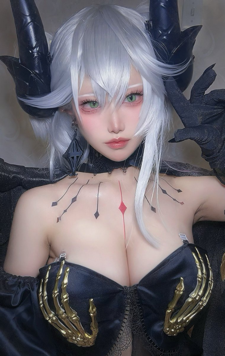 FGO ／ リリス 第三再臨  ✨🖤🐍

主従関係 …  マスター、ご命令は ？ 🖤
