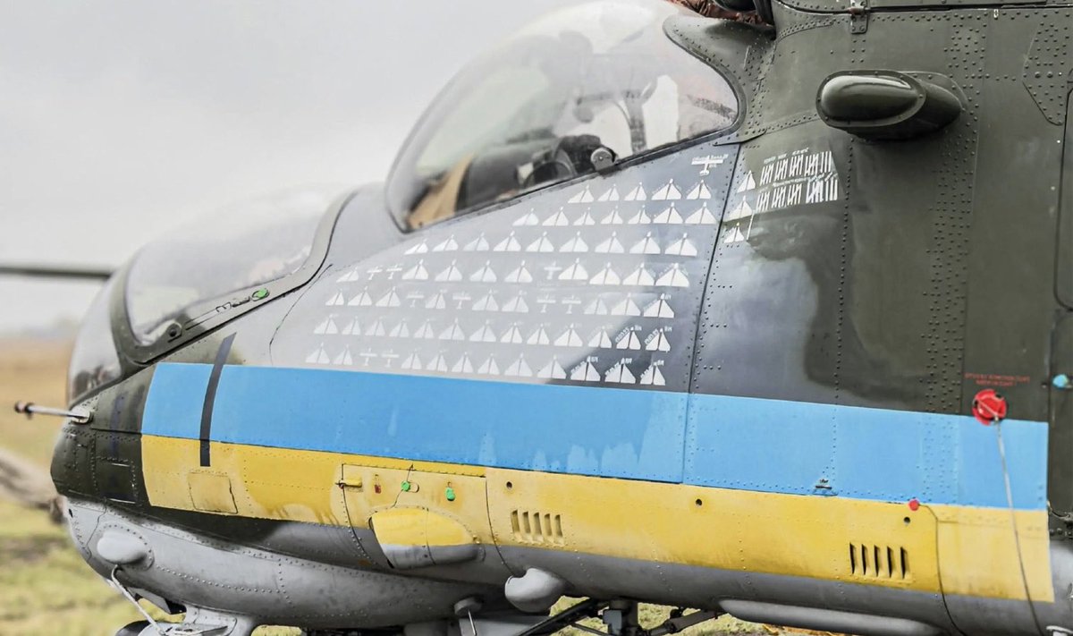 praisethesteph's tweet image. #Ukraine/#Russia 🇺🇦🇷🇺:
🇨🇿#Czech-delivered Mi-24V/35 Hind-E (ex-No.3371) attack helicopter of the 🇺🇦#Ukrainian Army Aviation with an incredible 121 (!) kills. 
Attack helicopters have proven to be effective hunters of enemy reconnaissance and One-Way Attack UAVs in the…