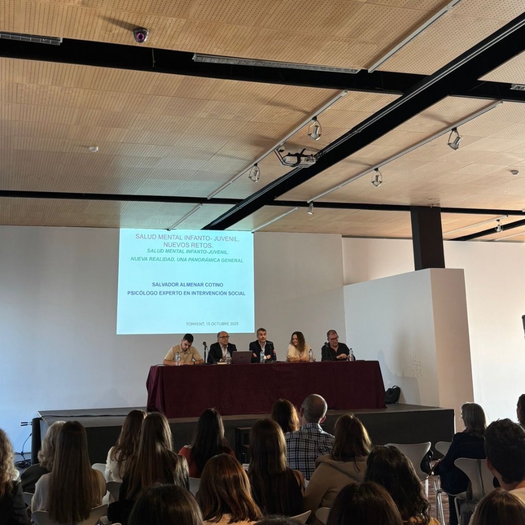 👉 Las educadoras del <a href="/CJMontesionFA/">CJ Montesión - FA</a>, junto a más compañeros y compañeras de la <a href="/Fundacion_Amigo/">Fundación Amigó</a>, han participado en las III Jornadas Profesionales de Infancia y Adolescencia de Torrent.

(1/2)

#Llavor #ElCresol #Formación #Infancia #Adolescencia #SalutMental