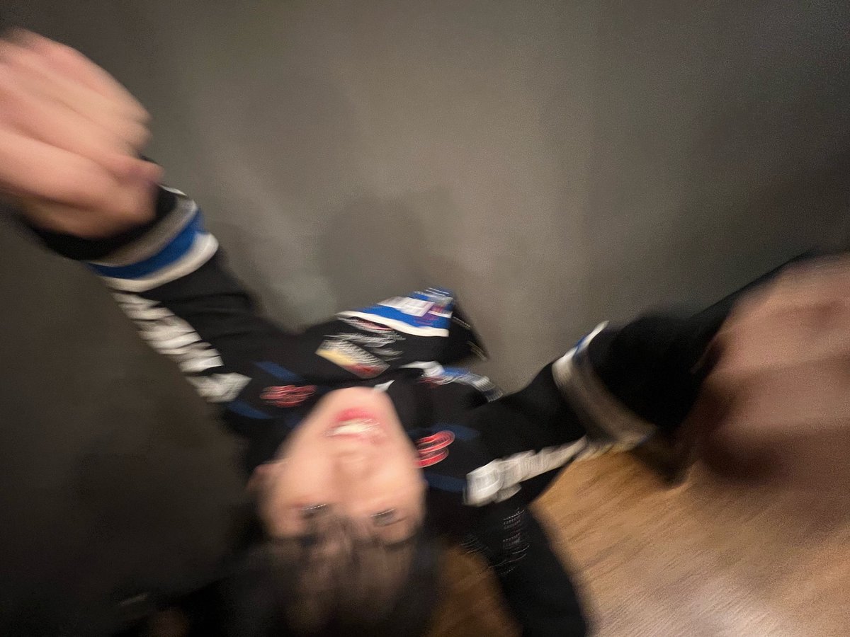 WEVERSE AHOF 
[251020 20:36 #서정우]

3... 🚥
2... 🛞
1... 🏎️
!!!!!!!!!!!!!!!!!!!!!!!!!드리프트!!!!!!!!!!!!!!!!!!!!!!!!!

#아홉 #AHOF #서정우 #JEONGWOO