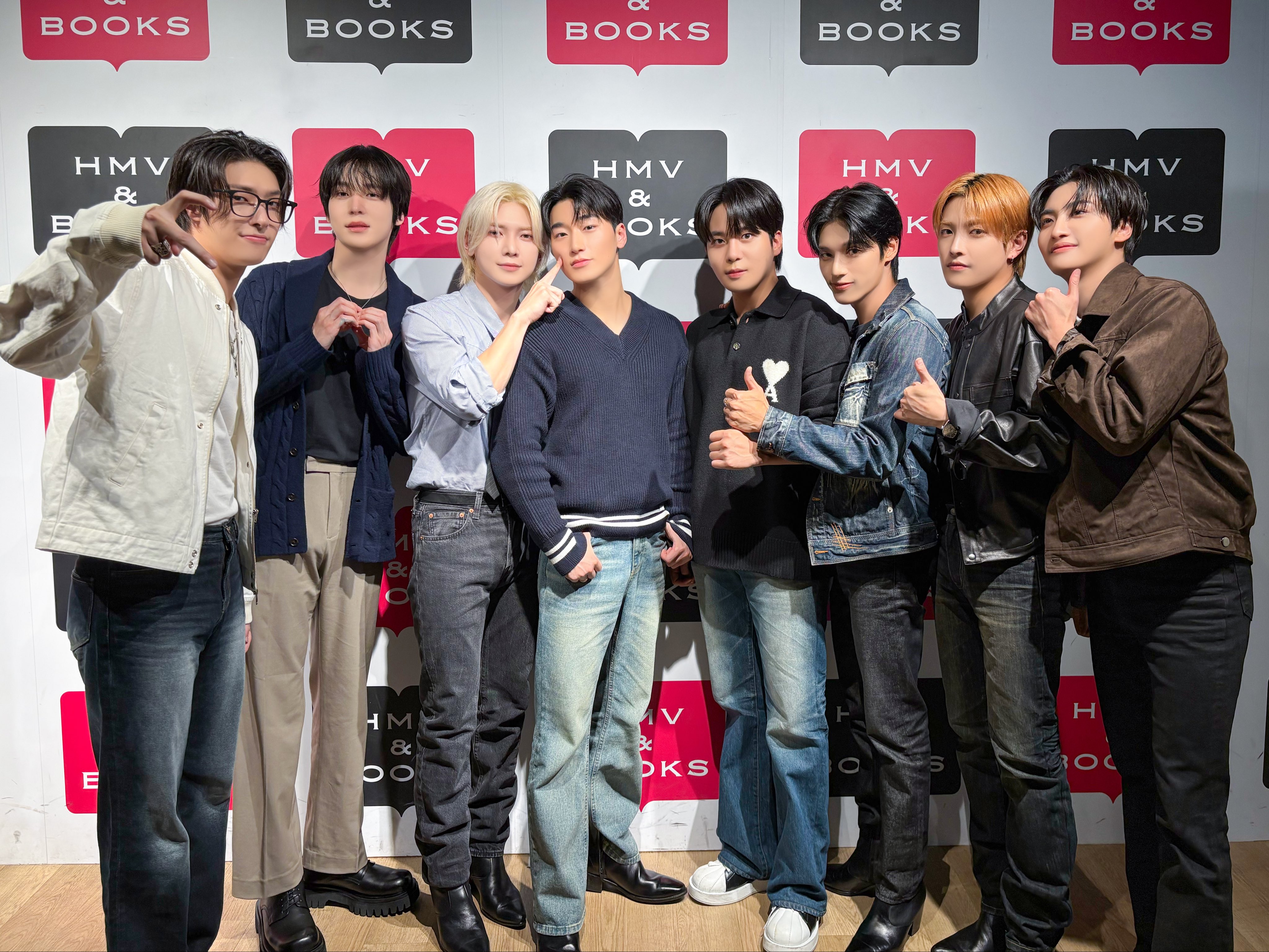 ヨサン　直筆メッセージ Amazon.co.jp: 沙花叉クロヱ 直筆メッセージ&箔押し複製サイン