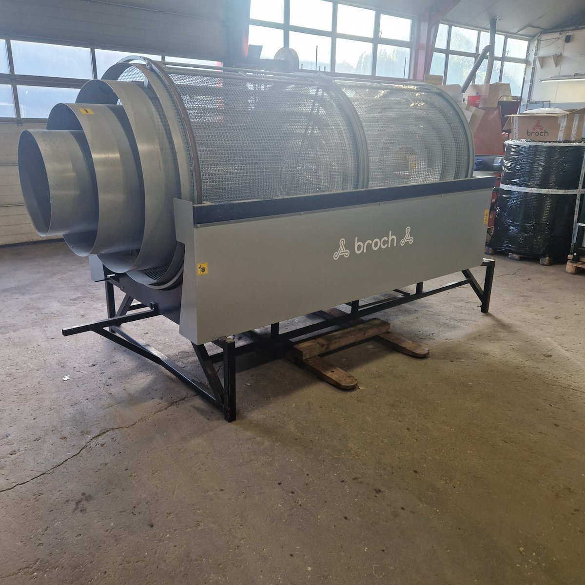 kramerstart's tweet image. Volop drukte met afleveringen van machines van JJ Broch &amp;amp; meer. 💪🏻⚙️

#datgaatmooi #JJBROCH #knoflook #knoflookverwerking #kramertheperfectstart #machines