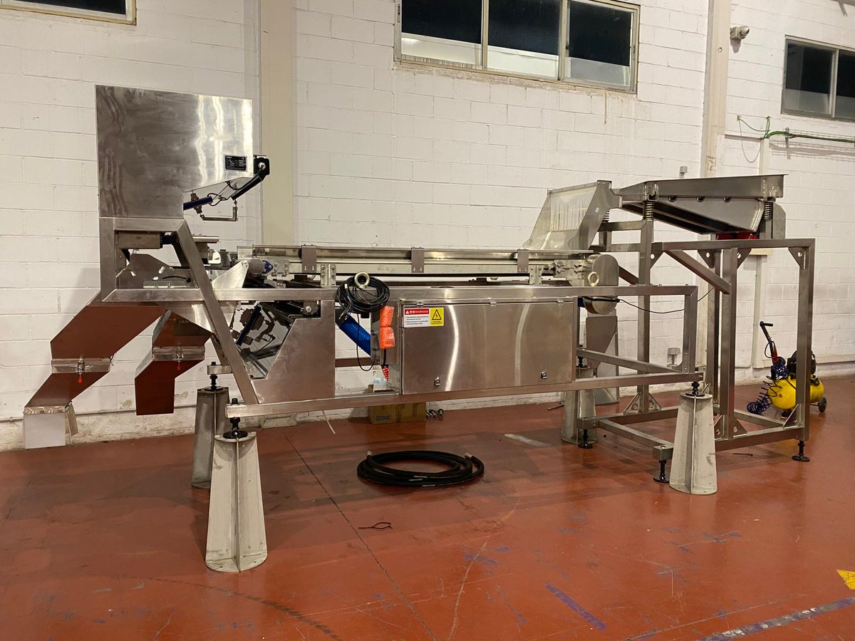 kramerstart's tweet image. Volop drukte met afleveringen van machines van JJ Broch &amp;amp; meer. 💪🏻⚙️

#datgaatmooi #JJBROCH #knoflook #knoflookverwerking #kramertheperfectstart #machines