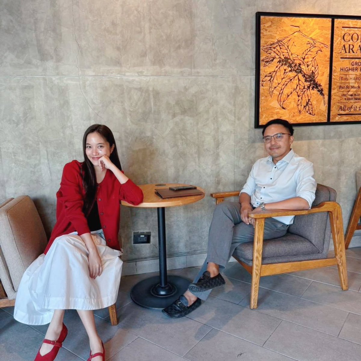 ห๊ะะะะะะะะะะะะะะะะะะะะะะะ!!!!!!!

ชายคนนี้คือ ทนายเจน ไพศิษฐ์  (Law and chill) ใช่มั๊ยยยยย😱😱😱😱😱😱😱

#srchafreen #FreenSarocha
#solennEntertainment