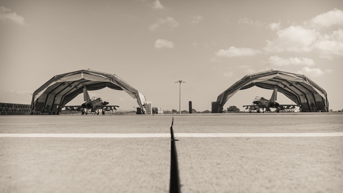 DefenceOps's tweet photo. Calm before the storm.⚡️
@RoyalAirForce Typhoon jets stand ready, always poised to fly, fight and win in the Middle East, supporting #OpSHADER ✈️ https://t.co/JxXpXhHtwI