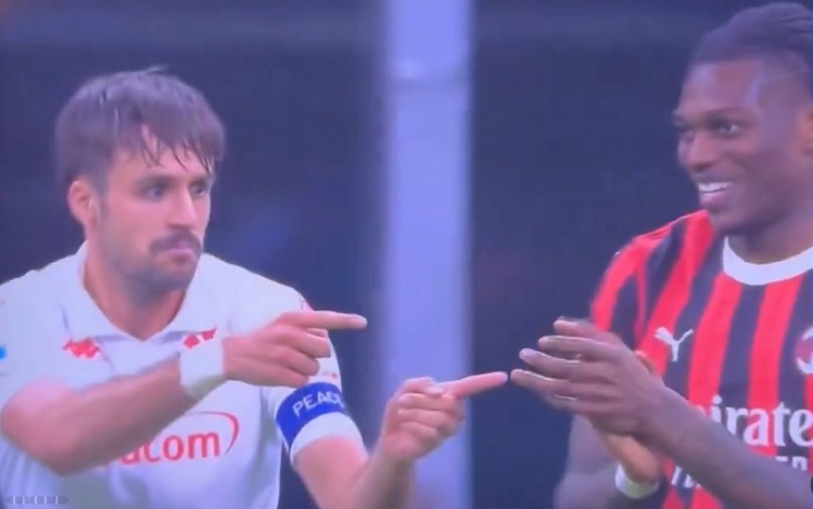 A_N_T_O_22's tweet image. Ciao coglionazzo 🤫🤫