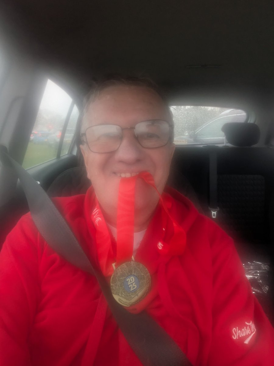 Chris211162's tweet image. #medalMonday #runr @runr from the Great South Run yesterday - the one where I didn't take any fuel and wondered why the second half of the race was rubbish.