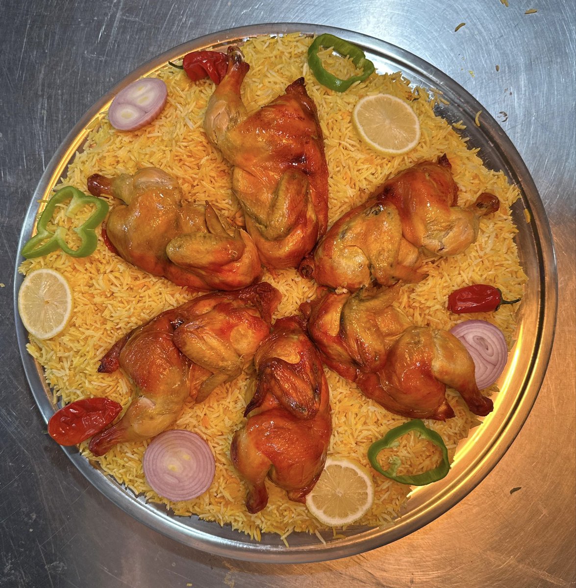 مندي دجاج مايختلف عليه اثنين🙂‍↔️🧡

#نوح #مندي #الرياض #مطاعم #موسم_الرياض #الاثنين #ذبايح #السعوديه #عزايم