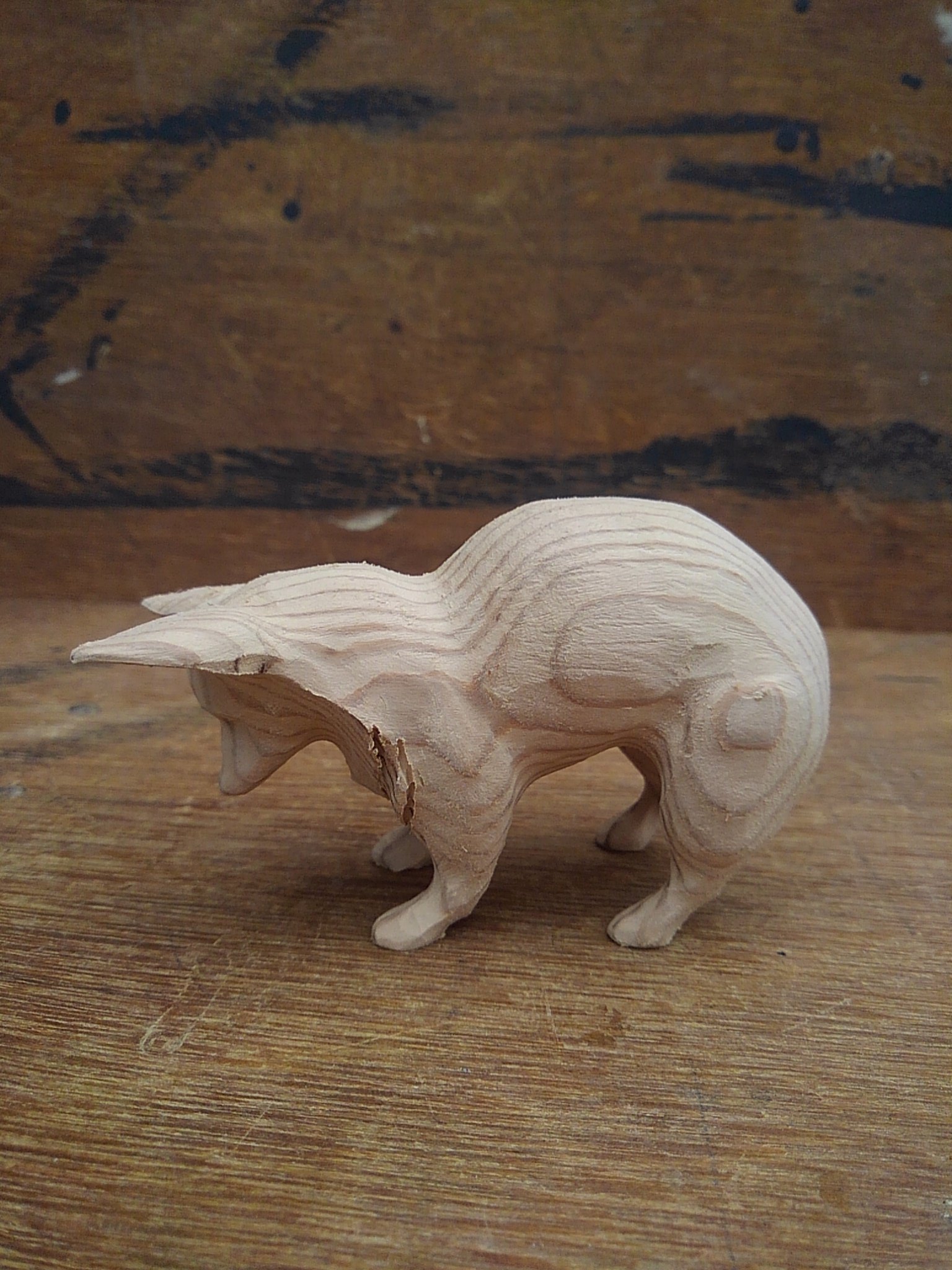 木彫りのコーギー（制作中） 木彫りのコーギー（制作中） sold out】 コーギージャンプ その1