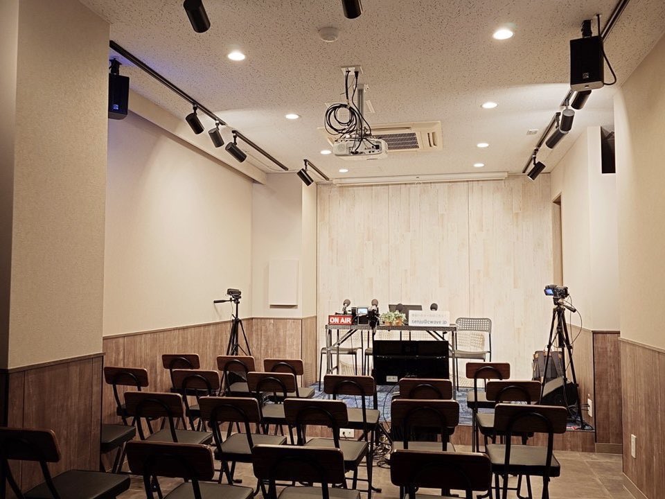 otoroma01060's tweet image. ↓

住所：足立区千住旭町41-14 第一ビル6階
（北千住駅 電大口方面出口徒歩2分

※10月に続き11月も変則日時となりますのでご注意くださいませ！

#OverAge #おばドル #りんごりんCwave
#オトロマりんごりん #乙ナティック浪漫ス #オトロマ