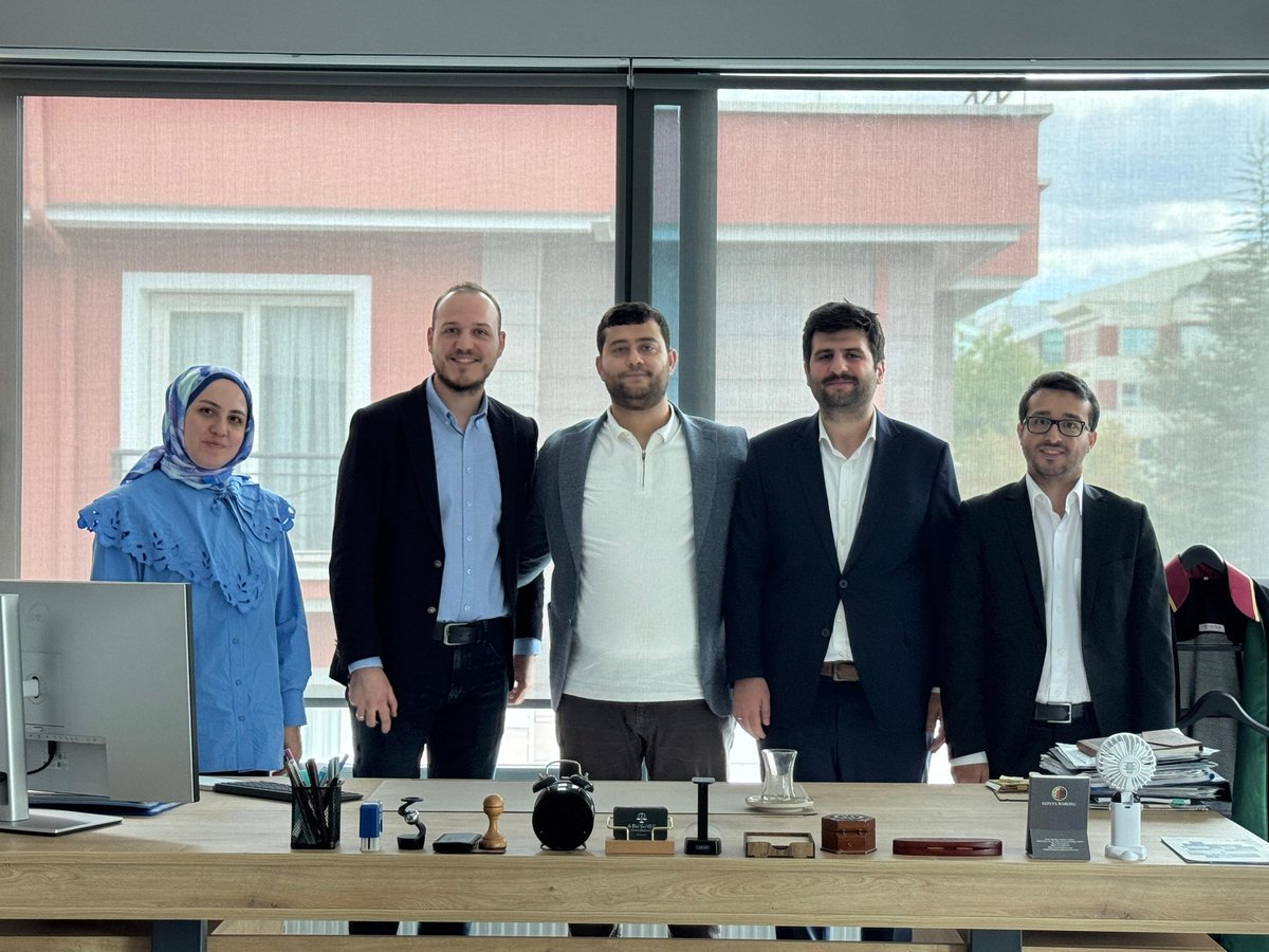 Ak Parti Çankaya İlçe Avukat Koordinatörümüz <a href="/tahapakdil/">Hayri Taha Pakdil</a>, avukat ziyaretleri kapsamında; Av. Bilal Said Kılıç'ı ziyaret etti. Misafirperverliği için kendisine teşekkür ederiz.

<a href="/hakanhanozcan/">Hakan Han ÖZCAN 🇹🇷</a>
<a href="/emrhntrn/">Emirhan Turan 🇹🇷 ⚖</a>
<a href="/avmuratcandogan/">Av. Murat Can Doğan</a>